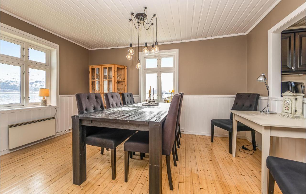 3 Bedroom Nice Home In Kvamsoy Sandvik  Bagian luar foto